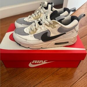 Nike Air Max Futura 90 Size 7 Women